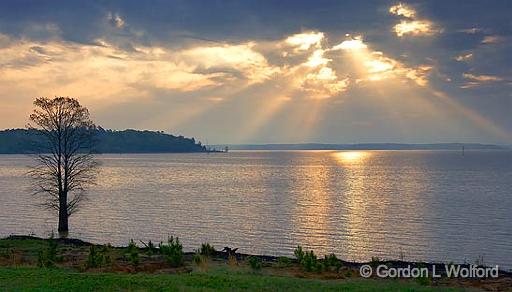Grenada Lake Sunrays_47171.jpg - Photographed near Grenada, Mississippi, USA. 